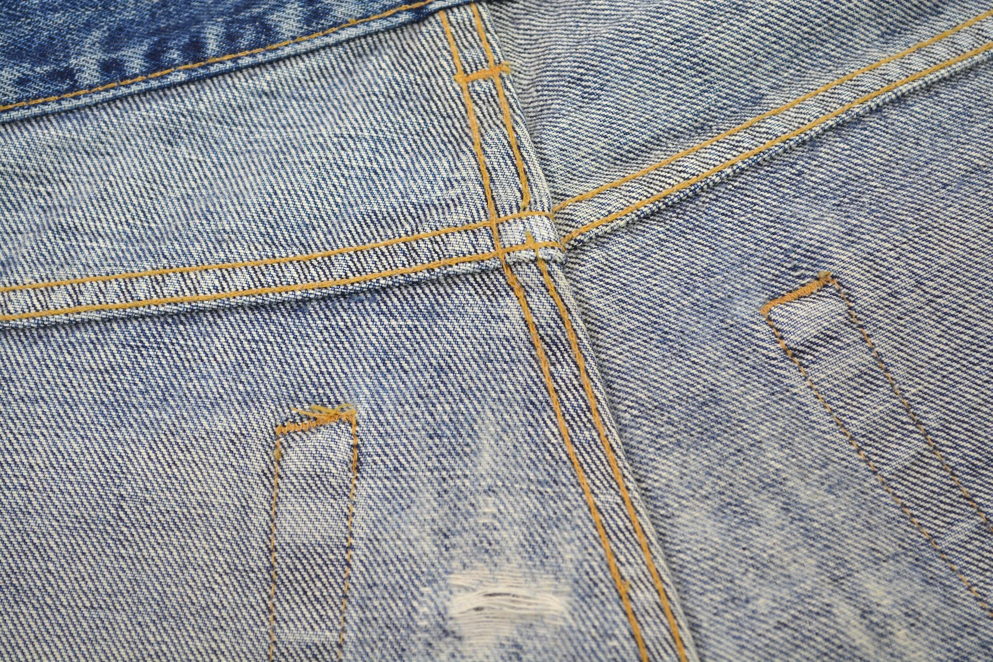 1998 Vintage Sanded Broken Denim Painter Jeans (Medium Wash)