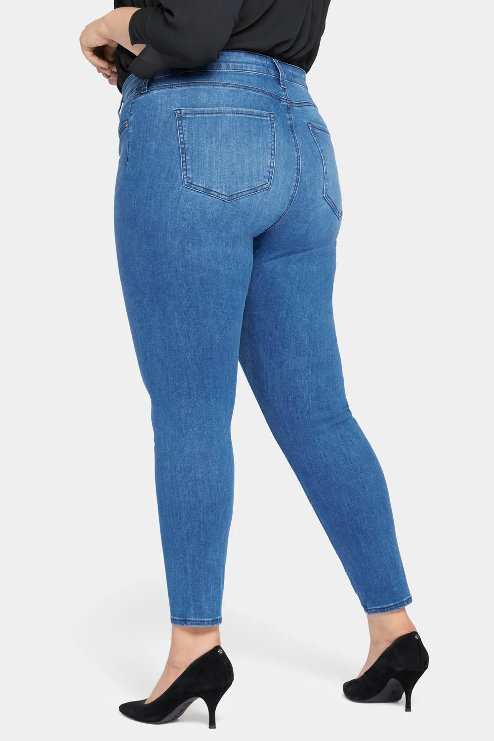 Le Silhouette Ami Skinny Jeans In Plus Size - Amour